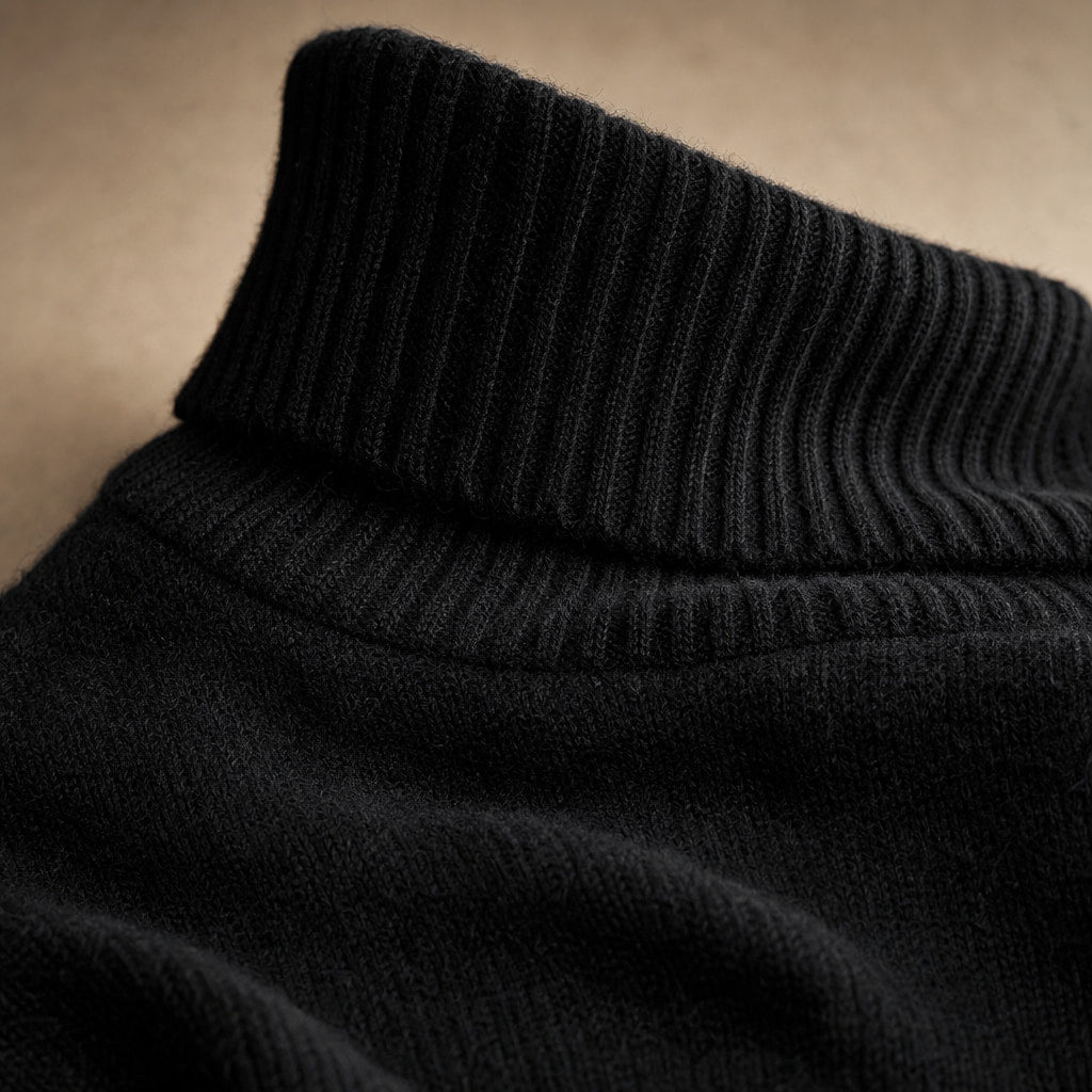 Elegant Cashmere Sweater for Women Black – Fabric and Detail Close-Up