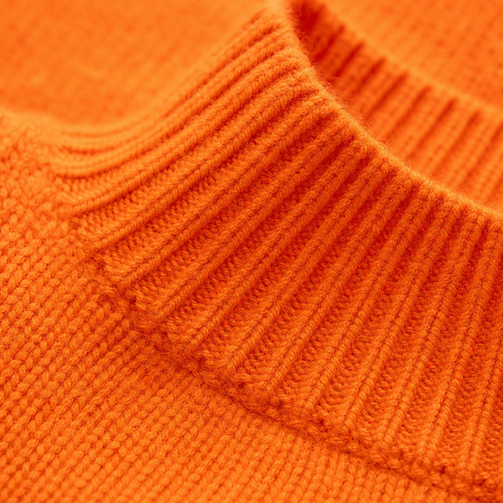 Elegant Women's Cashmere Sweater - Luxuriously Soft and Timeless Orange – Fabric and Detail Close-Up