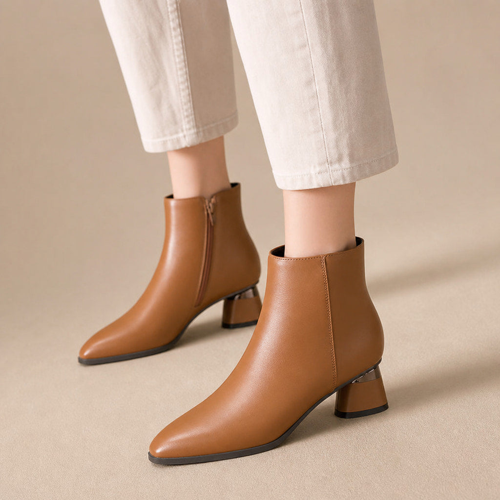 Comfortable And Warm Leather Boots Brown – Product Photo
