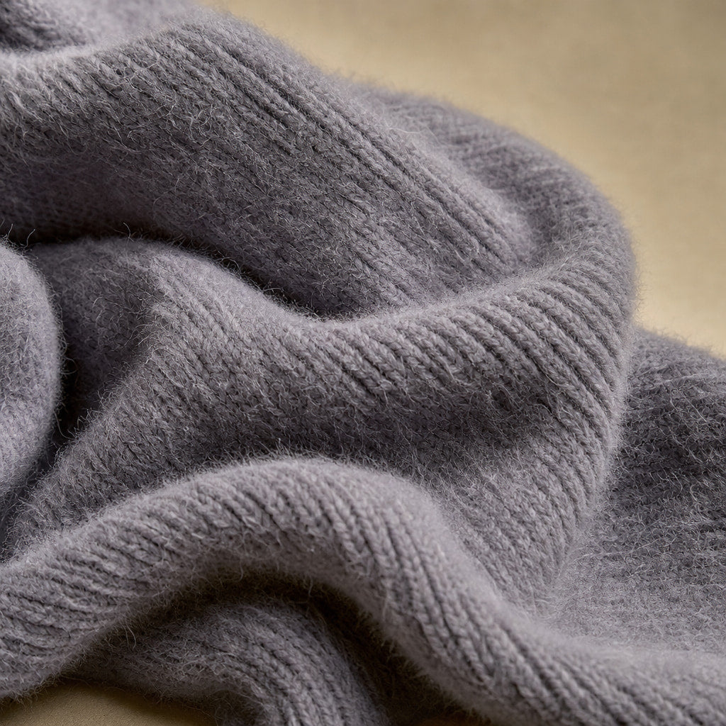 Women's long warm knit cardigan Grey – Fabric and Detail Close-Up