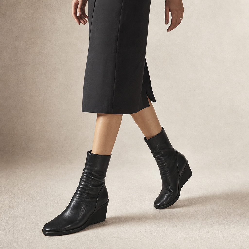 Women's Wedge Boots, Mid Calf Hidden Heel Pull On Booties Black – Product Photo